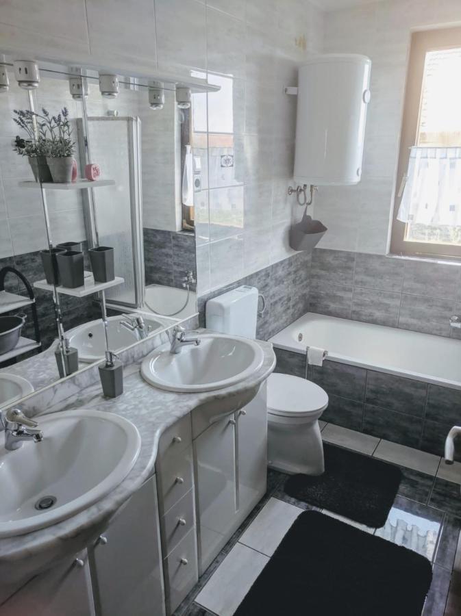 Relax And Enjoy At Powermoni Apartment Bibinje Exterior photo